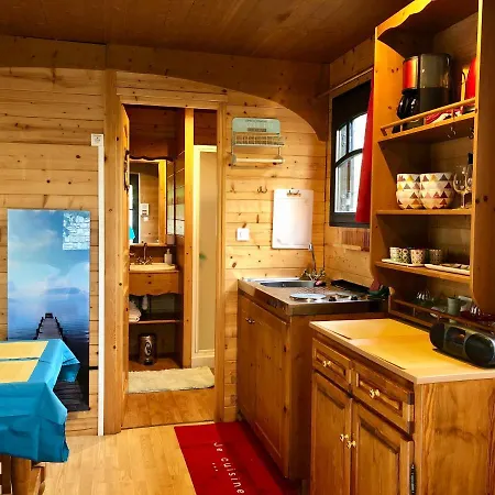 Millygite Roulotte - 4 Seasons Chalet-on-wheels Holiday home Milly-la-Foret